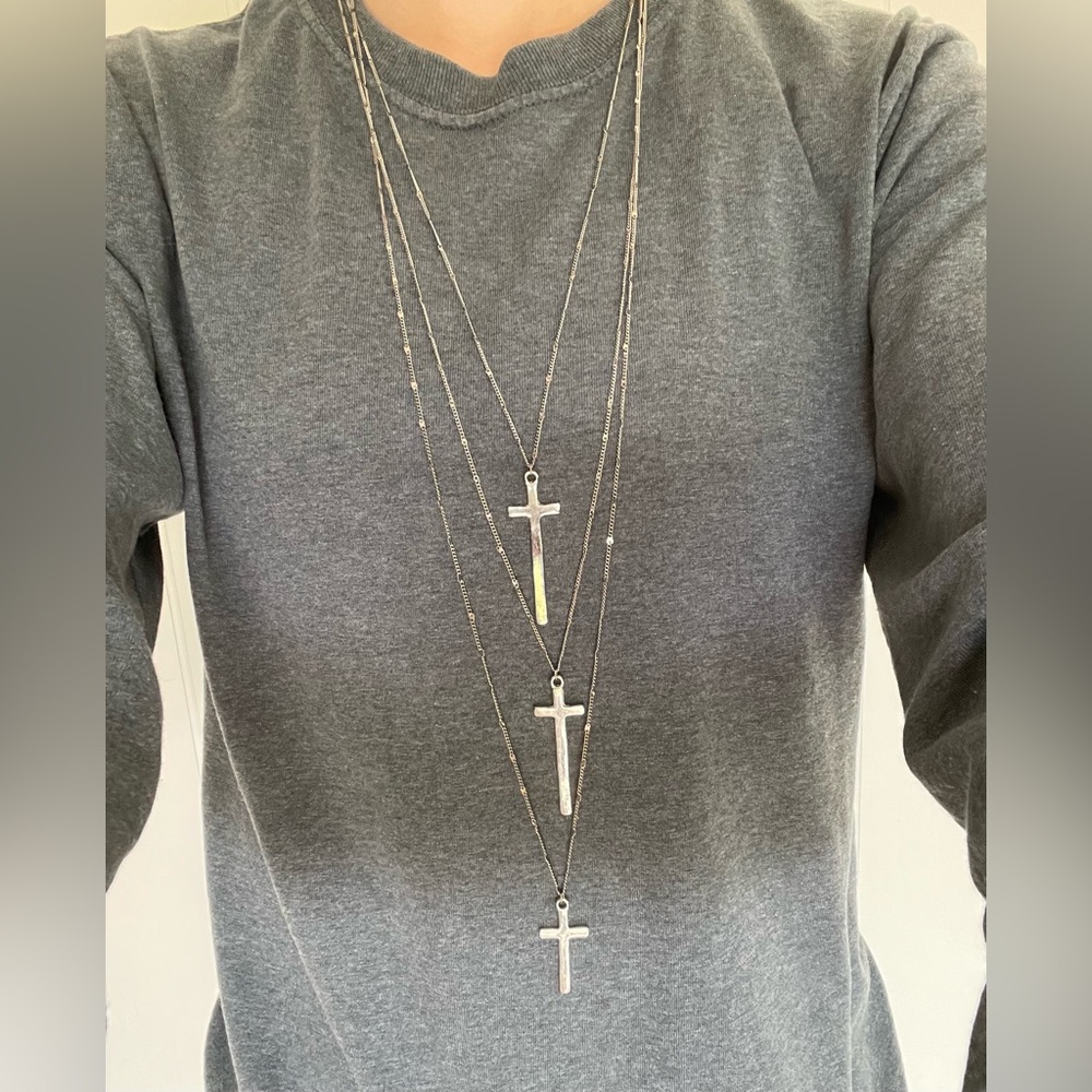 Layered silver cross necklace - Picture 3 of 3